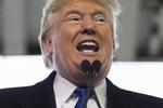 Svar. Donald Trump kalder manden bag et oprør for en taber. 