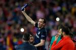 kriger. Diego Godin (midt) er krumtappen i den Atletico-defensiv, der skal fungere upåklageligt, hvis Real Madrid skal besejres i finalen lørdag aften. 