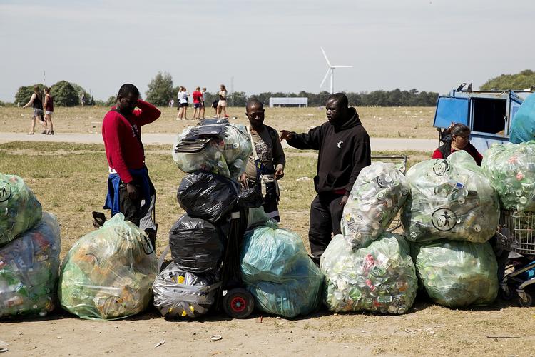 LØSNING. Et af Roskilde Festivals største problemer sidste år var håndteringen af pant og forholdene for de mange pantsamlere. Det skal en række initiativer ny lave om på. Arkivfoto. 