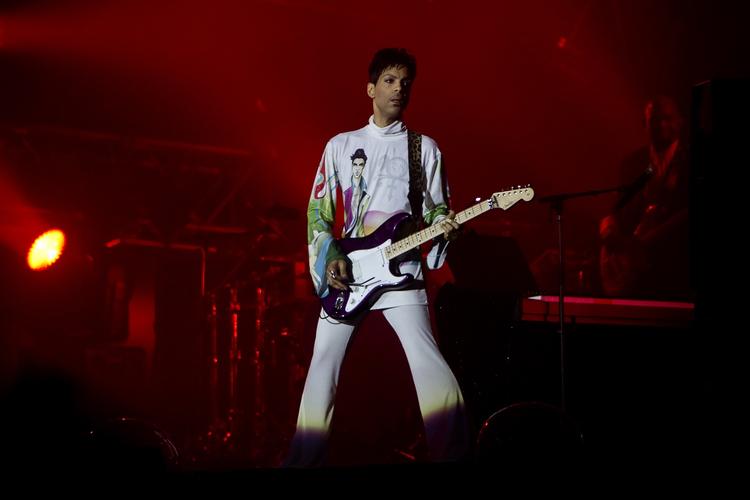 Selvadministreret. Stoffet, som Prince ifølge retsmedicinere døde af, er ikke af en slags, som man selv kan tage. 