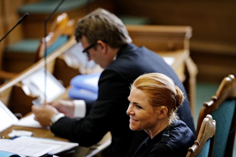 STRAMNING. Ny lov strammer reglernes for familiesammenføring, hvor alle børn over otte år skal integrationsvurderes, før de kan blive familiesammenført med den herboende forælder. 