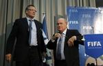 GRIBBE. Tidligere Fifa-præsident Sepp Blatter og tidligere Fifa-generalsekretær Jerome Valcke har et stort forklaringsproblem. 