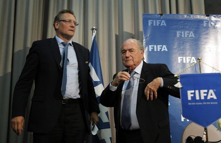 GRIBBE. Tidligere Fifa-præsident Sepp Blatter og tidligere Fifa-generalsekretær Jerome Valcke har et stort forklaringsproblem. 