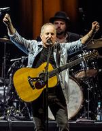 dirigent. På sit nye album er Paul Simon ligesom på en scene dirigenten, der sender et stort band rundt i sine mange musikalske ideer. Arkivfoto: Mogens Flindt 