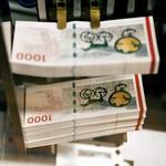 NULRENTE. Langt de fleste danskere får ingenting ud af at have penge i banken. Renten på indlån, altså opsparing af frie midler, giver tæt på nul i rente. Alligevel har vi flere penge i banken end nogensinde. 