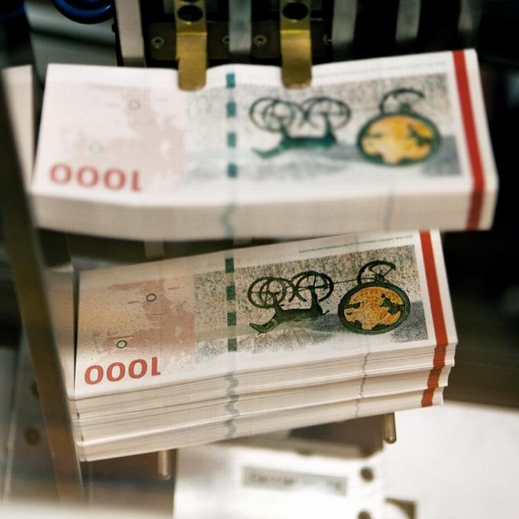 NULRENTE. Langt de fleste danskere får ingenting ud af at have penge i banken. Renten på indlån, altså opsparing af frie midler, giver tæt på nul i rente. Alligevel har vi flere penge i banken end nogensinde. 