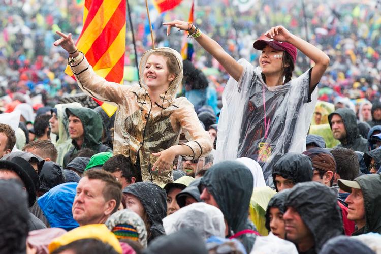 KVINDER. Kommer til der, sandsynligvis, til at være masser af på Glastonburys 'The Sisterhood'-scene, der åbner i år og er for women only. 