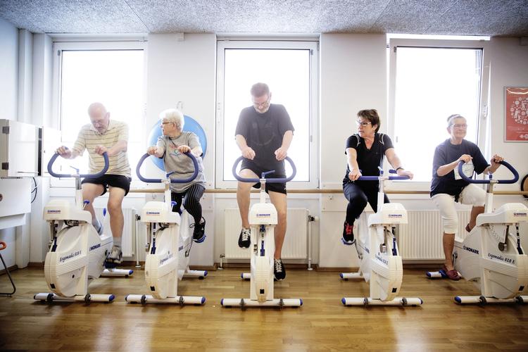 Sundt. Motion er godt, også for hjernen. Metaanalyser konkluderer, at motion midt i livet nedsætter risikoen for demens. 