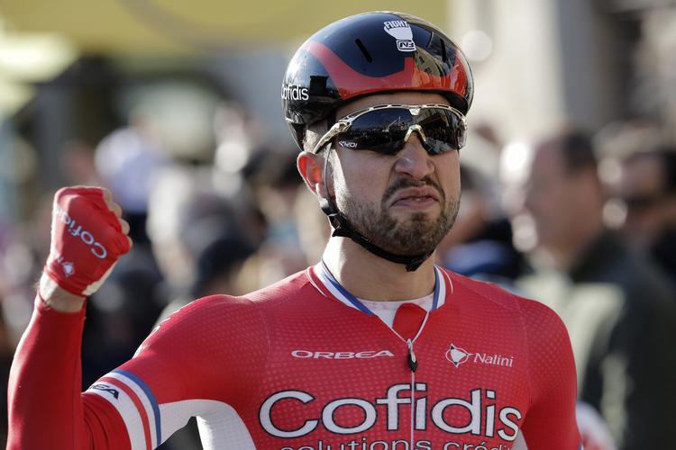 Fransk manden Nacer Bouhanni melder sig med suveræn sejr i dagens Nokere Koerse for alvor blandt favoritterne til Milano-Sanremo. 
