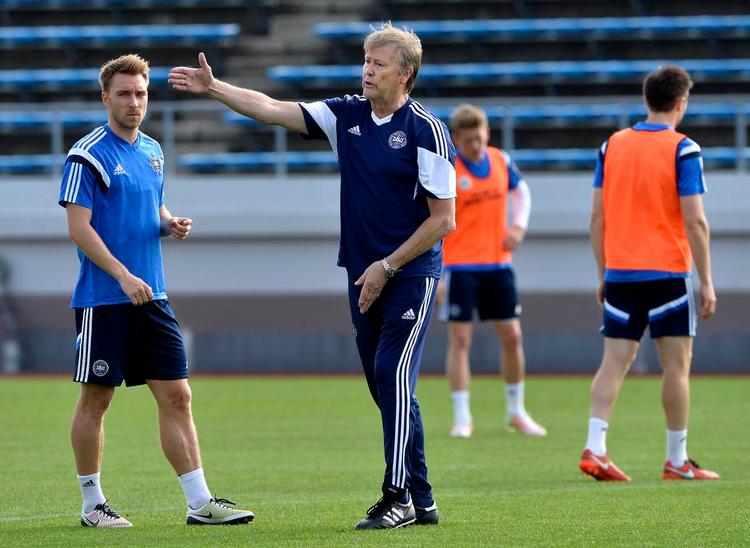 EM. Christian Eriksen (tv) vil måske ikke se så meget EM-fodbold, men det kommer landstræner Åge Hareide i høj grad til. 