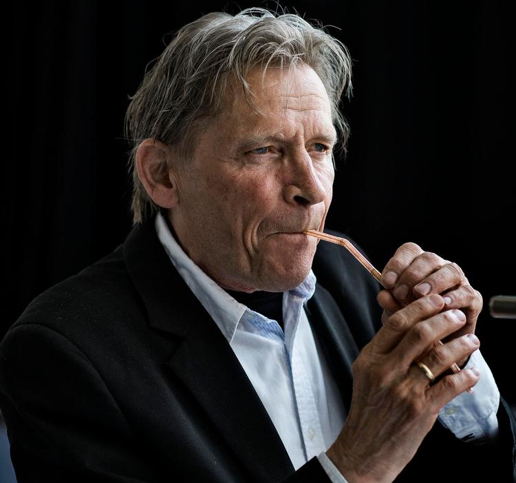 Mester. Peter Bastian er utrættelig i sin jagt på musikkens kerne, og han kan få toner ud af selv et sugerør. Det benytter han sig dog ikke af på dette album, hvor hans klarinetter er i fokus. 