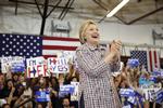 Slutspurt. Hillary Clinton fører valgkamp til det sidste for at komme ud af primærvalget med så meget positiv energi som muligt. 