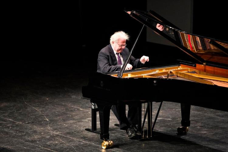 Polsk. Måske på grund af sin delvis polske opvækst spillede Emanuel Ax en sjælden polonaise af Beethoven. Foto: Melissa Kühn Hjerrild 