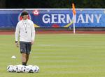 Problemer. Tysklands landstræner Joachim Löw har fået noget at spekulere over med det seneste afbud. 