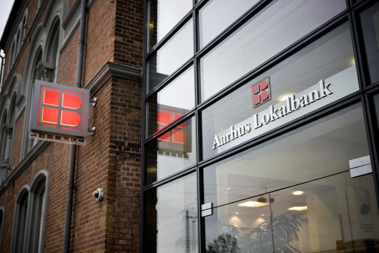 bank. Tidligere bankdirektør i Aarhus Lokalbank er frikendt for kursmanipulation. 