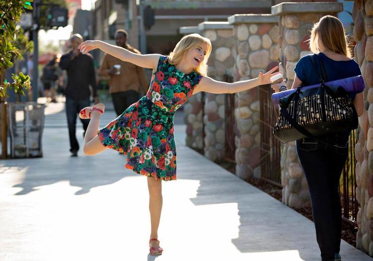 GAKGAK. Maria Bamfords karakter kæmper sig igennem Hollywoods upersonlige og selvhævdende jungle, helt uden et mentalt kompas. Spoiler: Det er svært. Foto: Netflix 