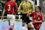 Frustration. Michael Gravgaard skælder Daniel Agger ud under en landskamp mod Nordirland, mens Thomas Sørensen kigger på. Kampen endte 0-0. 