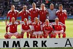 Venskabskamp. Danmark slår Australien 2-0. Her ses Agger med landsholdskammeraterne. Holdopstilling. Daniel Agger, Simon Busk Poulsen, Nicklas Bendtner, Simon Kjær, Stephan Andersen og William Kvist og forrest Lars Jacobsen, Dennis Rommedahl, Christian Eriksen, Niki Zimling og Michael Krohn-Dehli. 