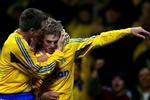 Jubel. En ung Daniel Agger jubler med Brøndby-legenden Per Nielsen, efter en scoring til hjemmeholdet Brøndby mod OB. 