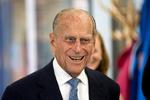 Veteran. Prins Philip, der også har titel af hertug af Edinburgh, er som dronning Elizabeths mand i snart 70 år, en helt central personlighed i det moderne britiske monarki. Trods sin høje alder er han fortsat særdeles aktiv. Her er prinsen på besøg i Richmond Adult Community College i Richmond, sydvest for London. Foto: Matt Dunham 