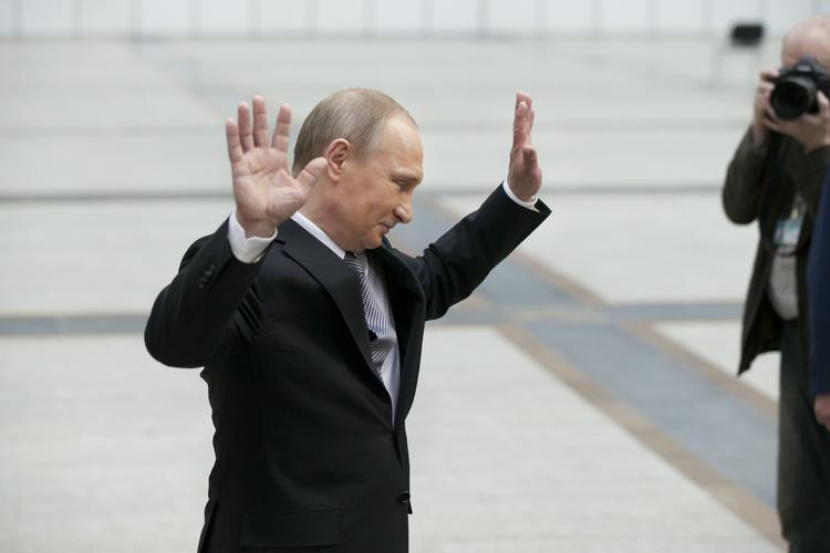 Præsident Putin holder lav profil om den britiske folkeafstemning. Men mange iagttagere vurderer, at Moskva i det skjulte har stærke forhåbninger om et nej til EU. 