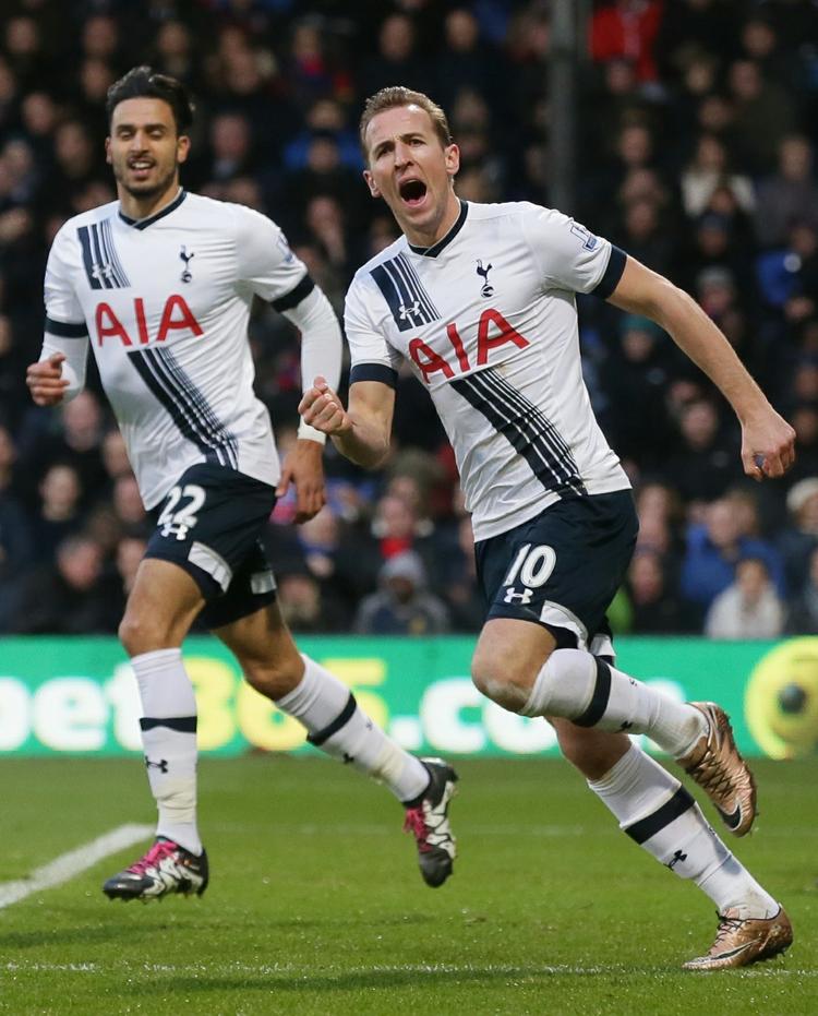 Sejr. Harry Kane jubler efter udligningen mod Crystal Palace. 