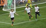 1-0. Shkodran Mustafi (tv) var effektiv i angrebet, men mindre stærk i defensiven. 