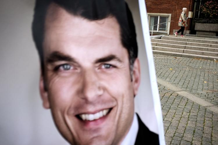 Kritik Venstres Jan E. Jørgensen har vakt forundring hos støttepartier, efter at han har talt for en nemmere indfødsretsprøve. 