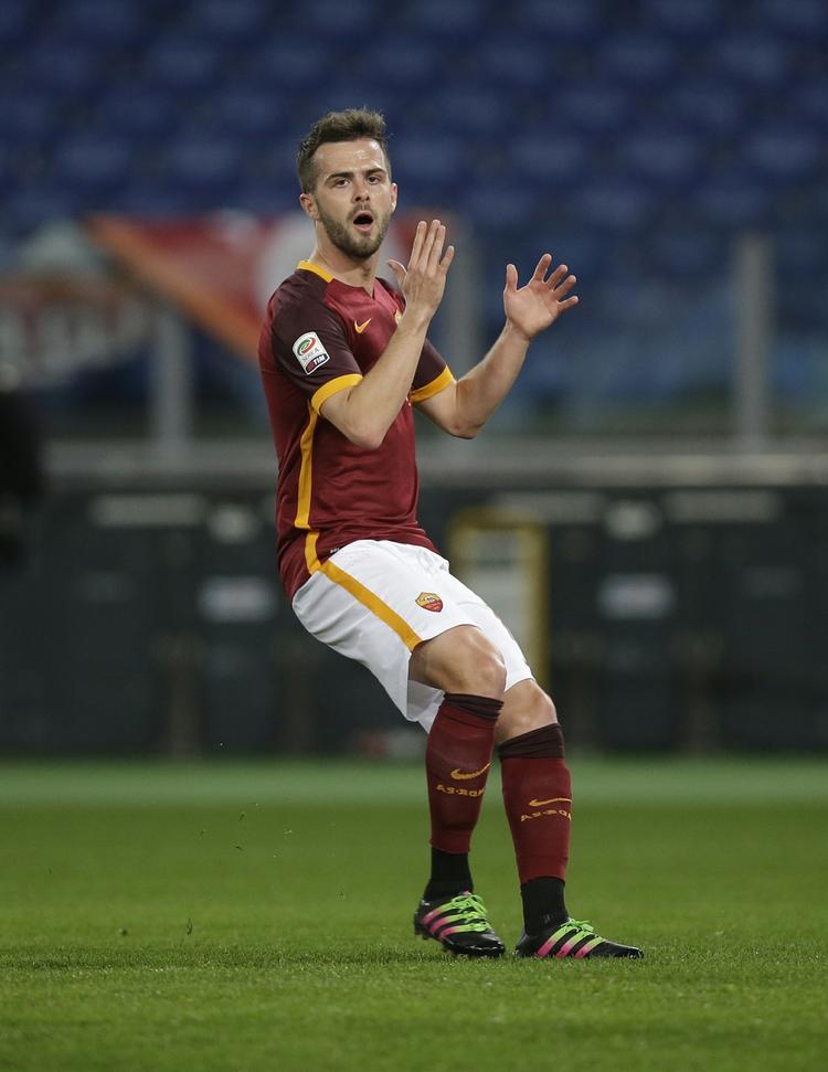Skiftet. Miralem Pjanic har tidligere spillet i franske Metz og Lyon, inden han kom til Roma i 2011. 