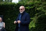 Hovednavn. Brian Eno var et af hovednavnene på weekendens Heartland Festival på Egeskov Slot på Fyn. Han havde lydinstallationen 'The Ship' inde på slottet og skulle samtale med Bjarke Ingels som en del af 'Talks'-programmet. 