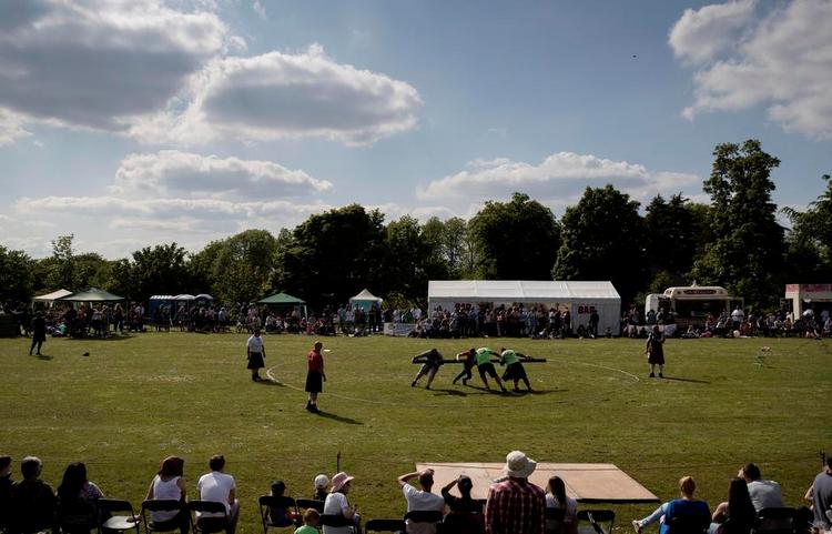 Uafhængig. Mange af tilskuerne til Highland Games i Skotland ønsker at bryde med Storbritannien. Et brexit kan bane vej for skotsk uafhængighed. 