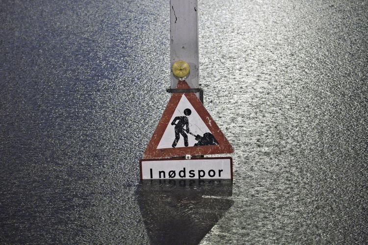Skybrud. Store dele af landet får kraftig regn i dag. Helt så galt som i 2010 går det dog ikke. Dengang stod København under vand på denne tid af året i forbindelse med et voldsomt skybrud. (arkivfoto) 