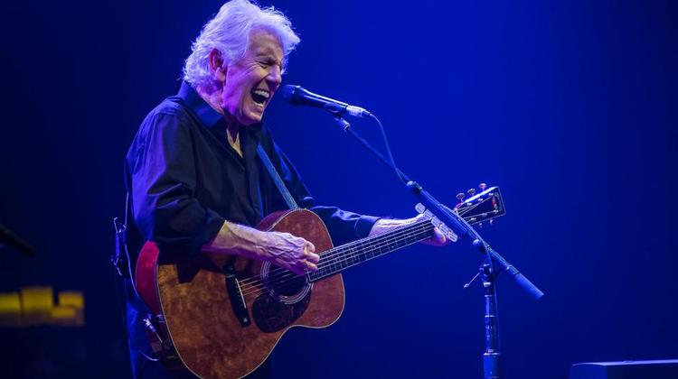 tenor. Trods sine 74 år kunne Graham Nash stadig ramme de høje toner rent og klart. 