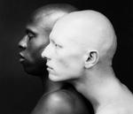 sort-hvid. Robert Mapplethorpes æstetik er klart illustreret med portrættet af to mænd. 