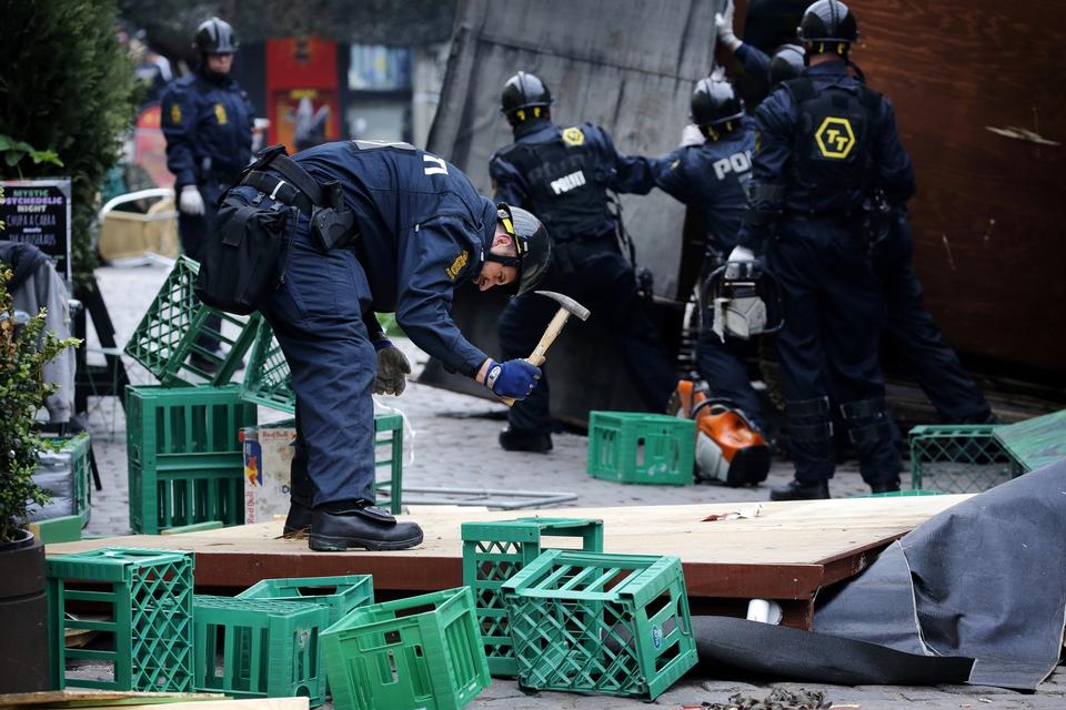 Politiet fjerner hashboder i Christiania KRIMINALITET