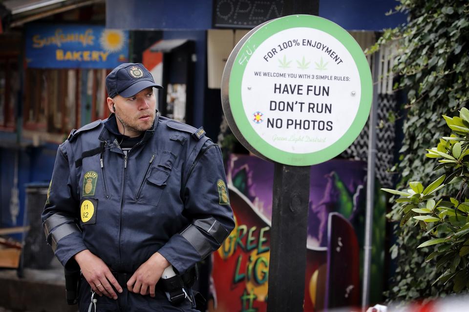 Politiet fjerner hashboder i Christiania KRIMINALITET