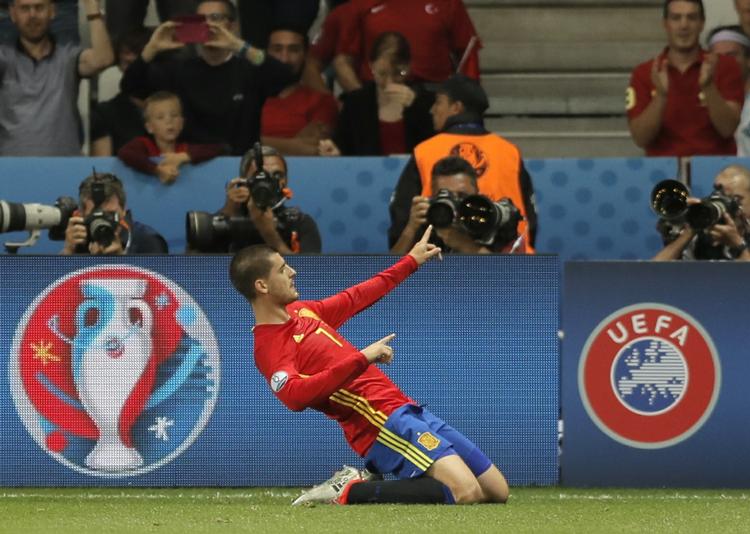 DOBBELT. Spaniens mål til 2-0 og 3-0 scorede Alvaro Morata fra Juventus. 