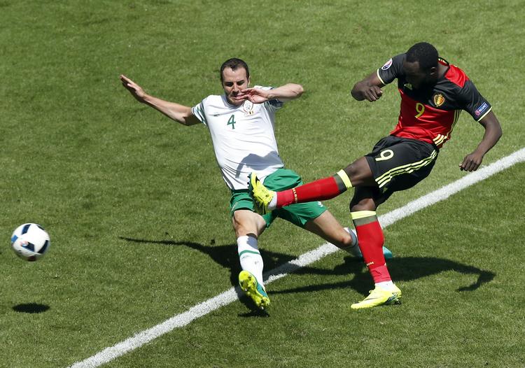 KASSE. Romelu Lukaku sender med stor sikkerhed bolden i nettet til 1-0, og så var belgierne tilbage på sporet efter en sløj start på EM. 