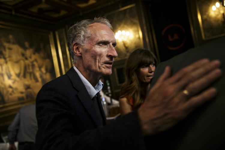 Venstre-veteranen, kulturminister Bertel Haarder mener, at det er DF, der skal imødekomme Venstre hvis de skal danne regering sammen. 