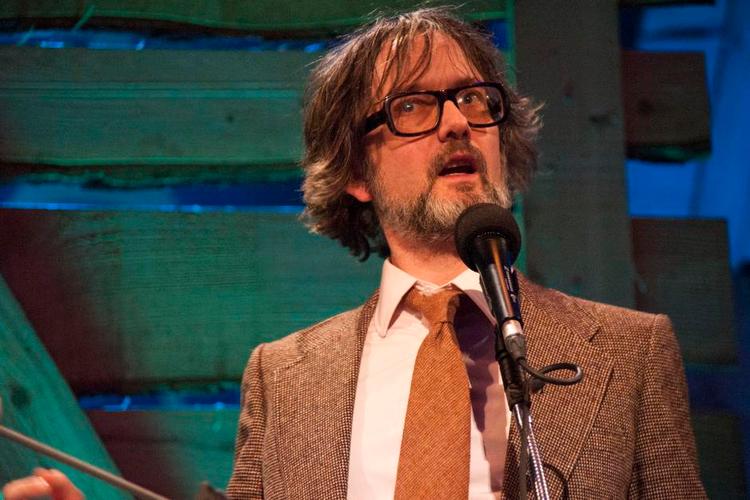 Observatør. Jarvis Cocker, engelsk popmusiks skarpeste observatør og lejlighedsvis lapset forsanger i Pulp har udgivet en ny ep, 'Music From 'Likely Stories''. 