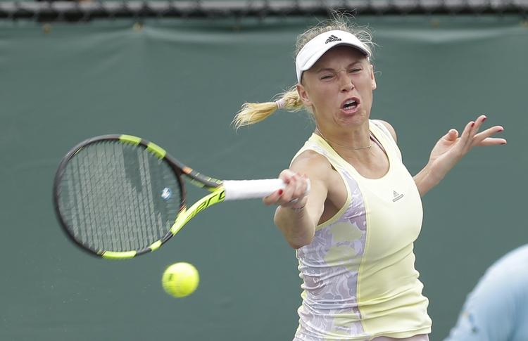 videre. Caroline Wozniacki kom fint i gang med turneringen i Eastbourne, som danskeren tidligere har vundet. 
