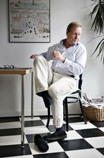 omvæltning. Mads Christoffersen prioriterer meget anderledes i dag efter at have oplevet at miste sin kone. Blandt andet har ahn sagt farvel til sit jobog udgivet bogen 'Mænd der mister'. 