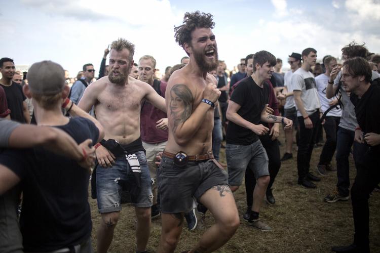 NorthSide. Der var godt gang i rocken på NorthSide i år, og de fremmødte var helt med på at give den fuld gas. 