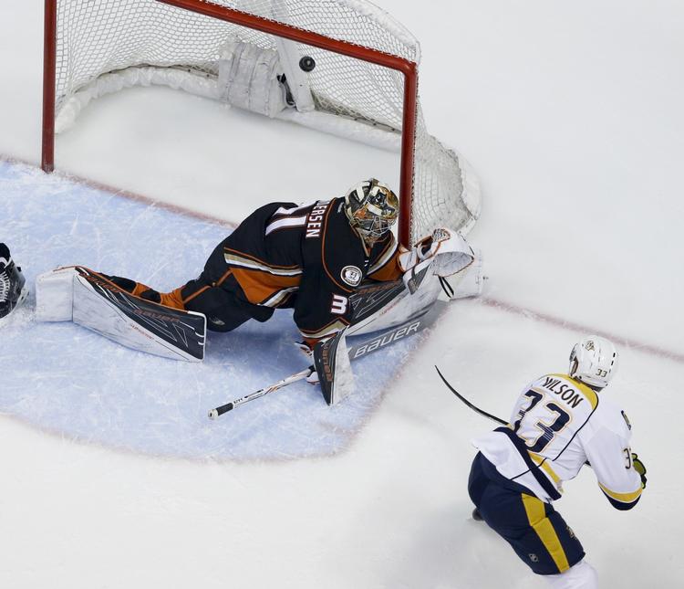 Rekordløn. Frederik Andersen skifter klub i NHL og bliver den højestlønnede danske spiller i amerikansk ishockey. 
