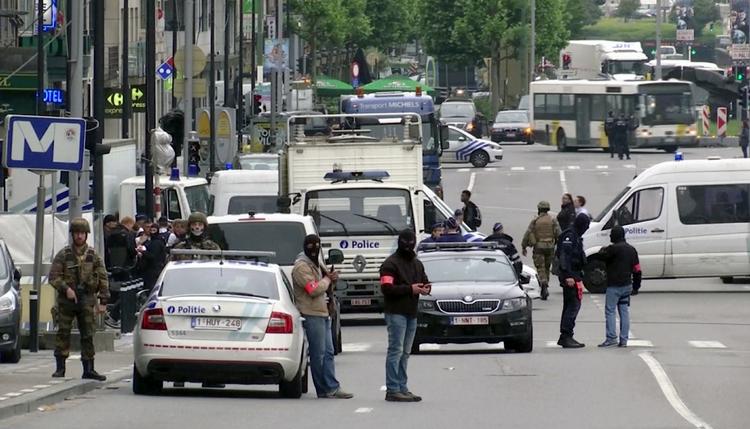 FALSK ALARM. Klokken halv seks tirsdag morgen ringede en mand til begisk politi og truede med at sprænge sig selv i luften 