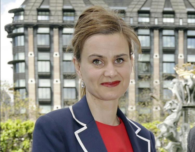 Overfald. Den britiske medlem Jo Cox. 