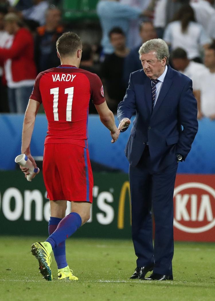 Nullert. Manager Hodgson og Jamie Vardy veje skilles måske i den kommedne tid. England har en semifinale som erklæret EM-mål. Det vil kræve to sejre. 