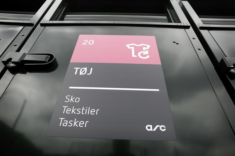 SKJULT. Det fremgår ikke af ARC's containere, at det er UFF, der har overtaget driften af hovedstadens tøj- og tekstilcontainere. 