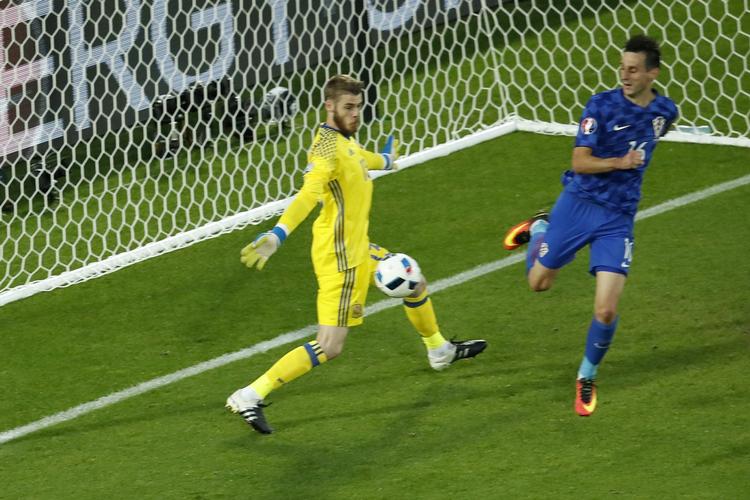 1-1. Med denne elegante ydersideafslutning fik Nikola Kalinic udlignet til allersidst i første halvleg. 