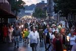 FAKKELTOG. 5. juli om aftenen går fredericianerne i tusindtal i fakkeltog fra Landsoldatpladsen til Bülows Plads. 